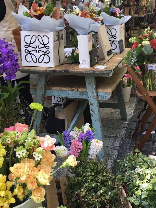 2017 Recoupage con Loewe en el mercado de las flores. 