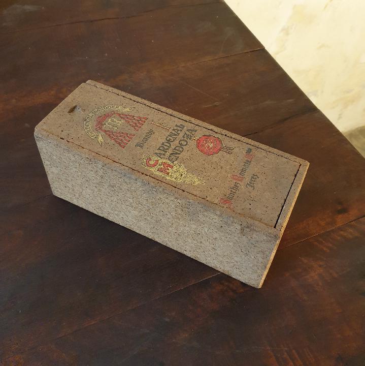 Caja en corcho Cardenal Mendoza