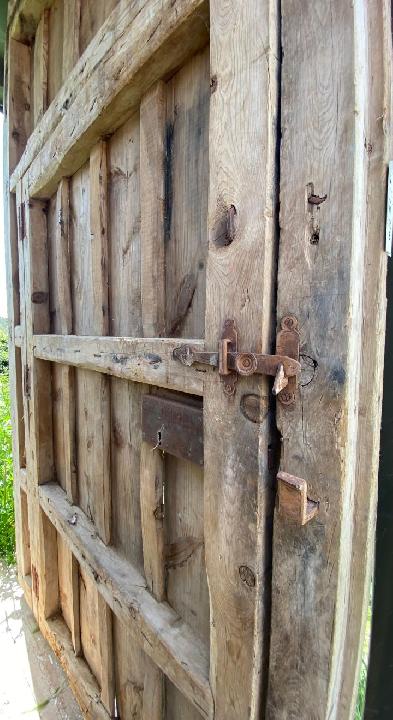 Puerta exterior opaca