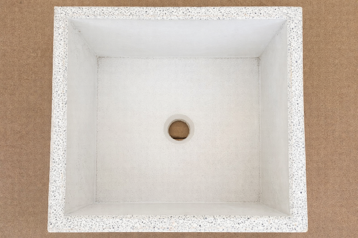 Pila de terrazo blanco