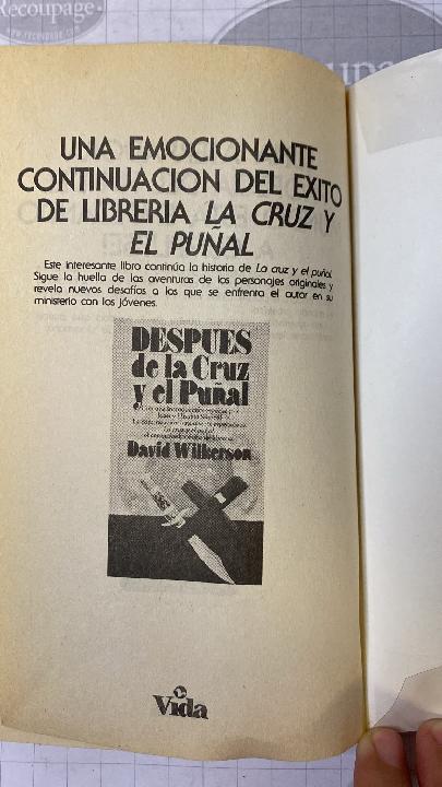La Cruz y el Puñal